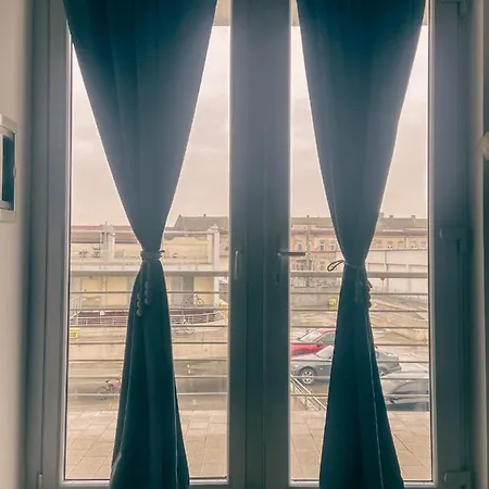 Studio Apartment *