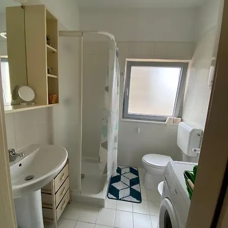 Studio Apartment *